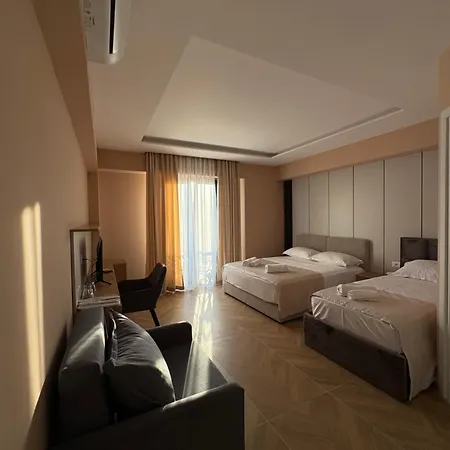 Hotel Ferdinand Himarë