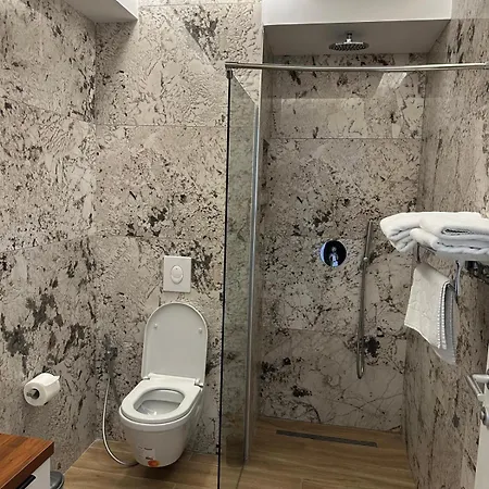 Ferdinand Hotel Himarë